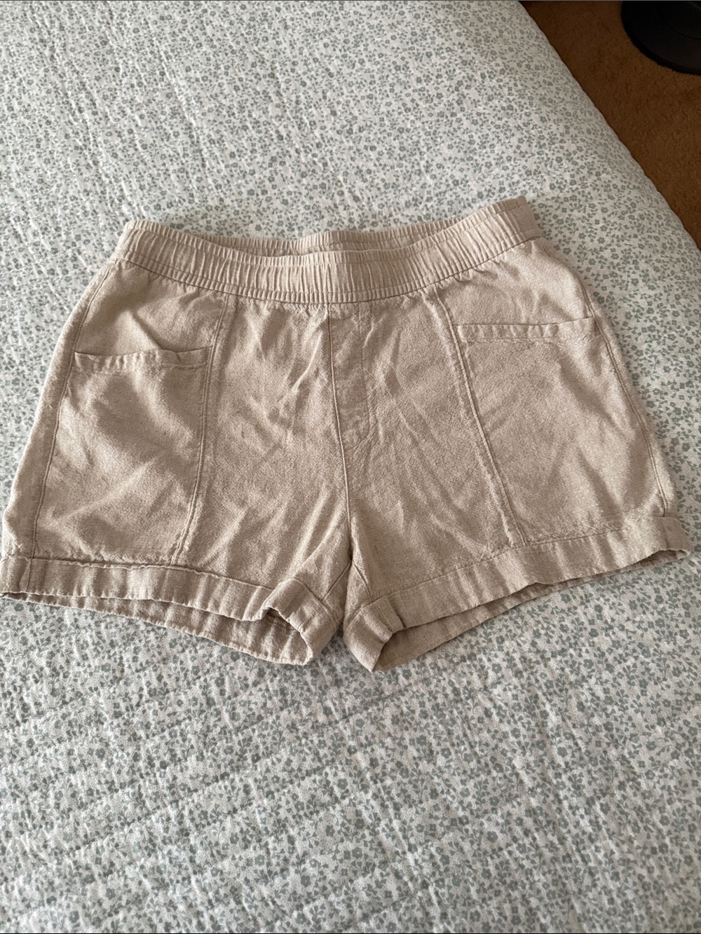 Old Navy Beige High-Waist Linen-Blend Pull-On Shorts
